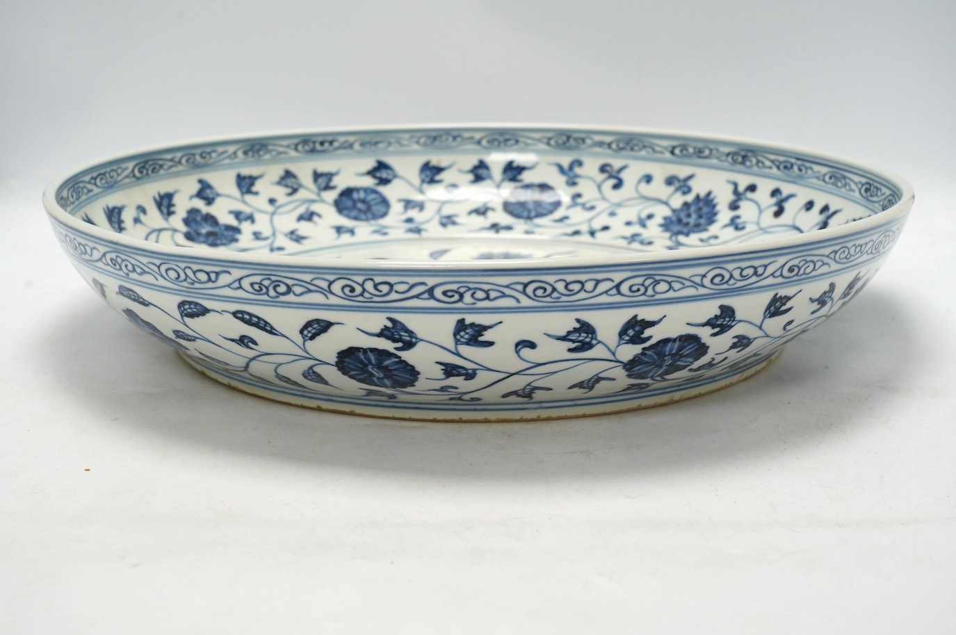 A large Chinese Ming style charger, 45cm diameter. Condition - good